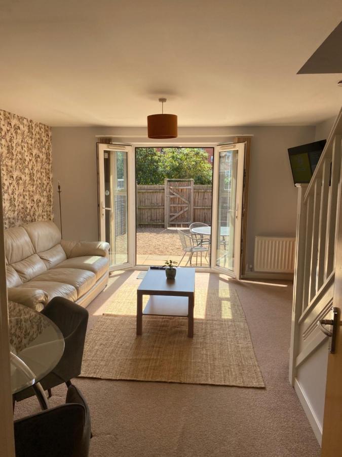 Coventry City Centre Townhouse With Private Parking Vila Exterior foto