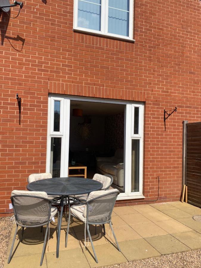 Coventry City Centre Townhouse With Private Parking Vila Exterior foto