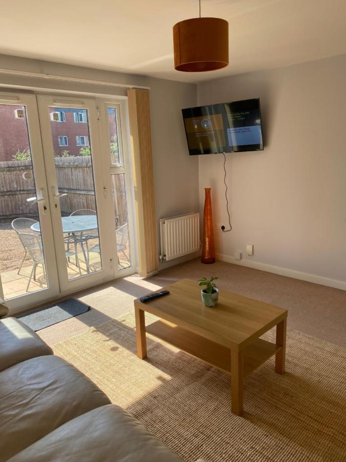 Coventry City Centre Townhouse With Private Parking Vila Exterior foto