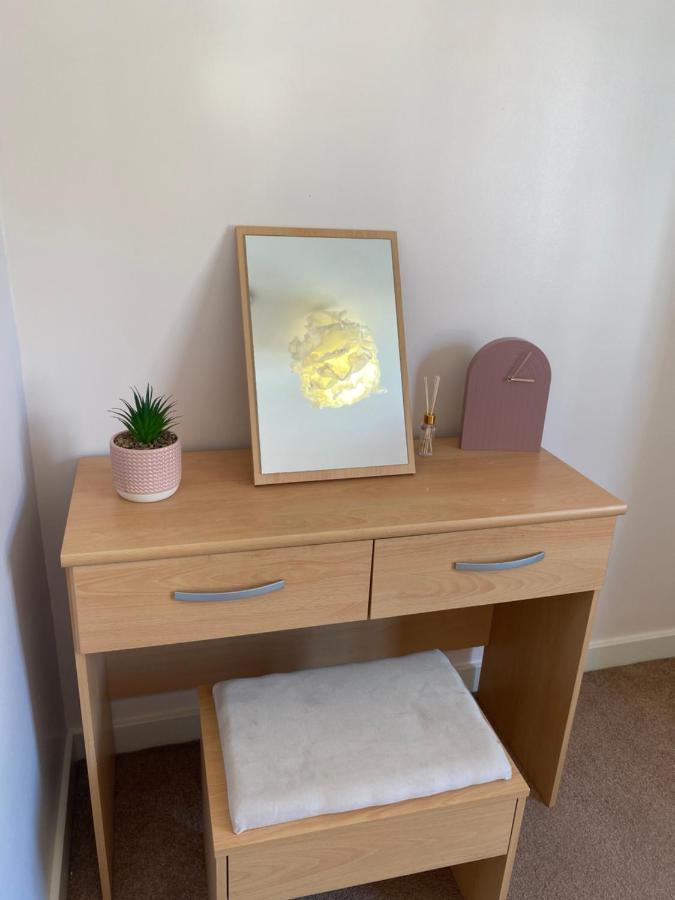 Coventry City Centre Townhouse With Private Parking Vila Exterior foto