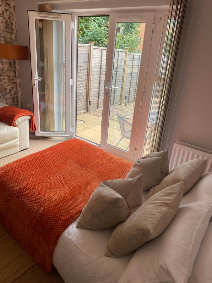 Coventry City Centre Townhouse With Private Parking Vila Exterior foto