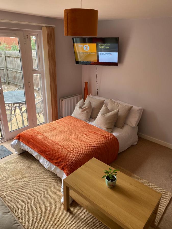 Coventry City Centre Townhouse With Private Parking Vila Exterior foto